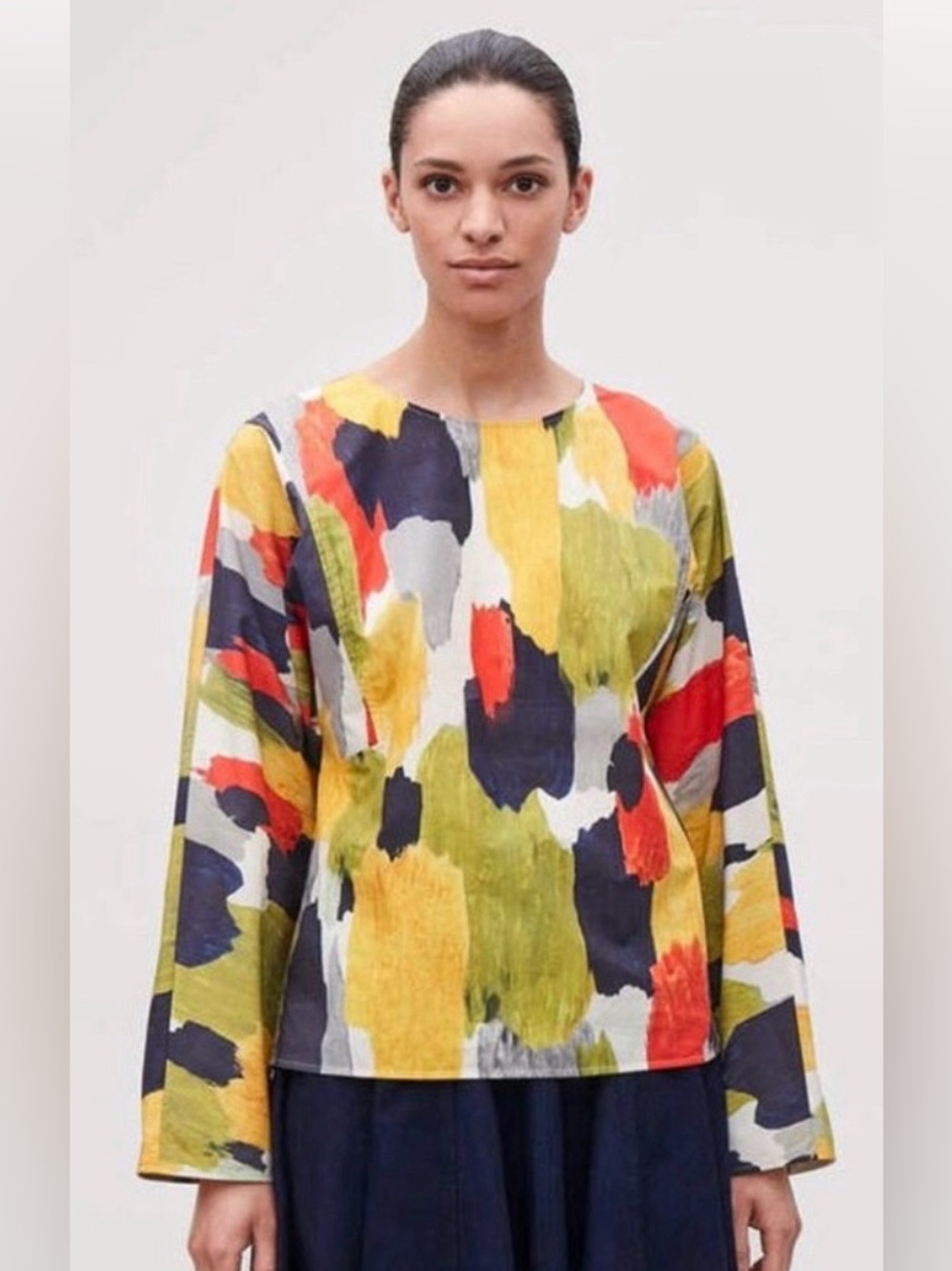 COS ABSTRACT MULTI-COLOR PAINTERLY PRINT TOP, SIZE 12.